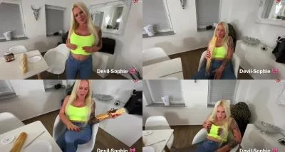 Devil Sophie - Smut mouse Sophie eingesaut and wetted with devil-sophie HD 720p / 58.89 MB