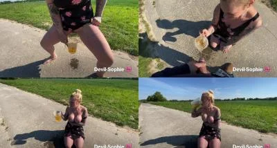 Devil Sophie - Yellow and horny The extreme piss cocktail! Can I get it all down UHD / 1.24 GB