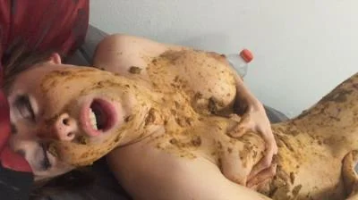 Playing With My Boyfriends Sexy Naked Girl Giant Poo HD 720p / 449 MB