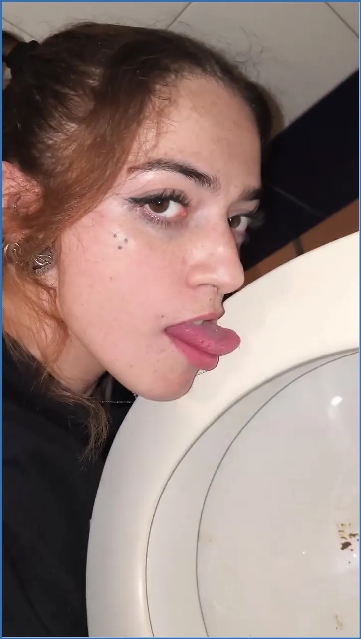 Download Licking Toilet (Scatbook) - Malafalda HD 720p ShitWorld.net