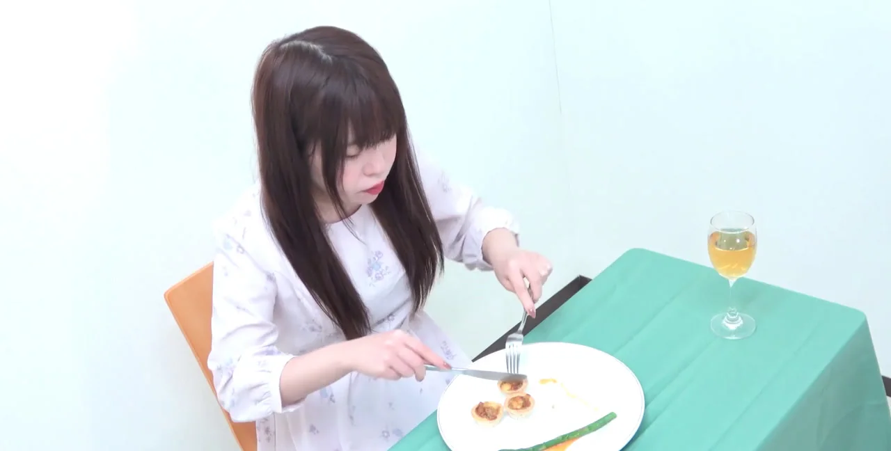 Asian - Namie Dine And Dump Big Poo, Solo, Japan