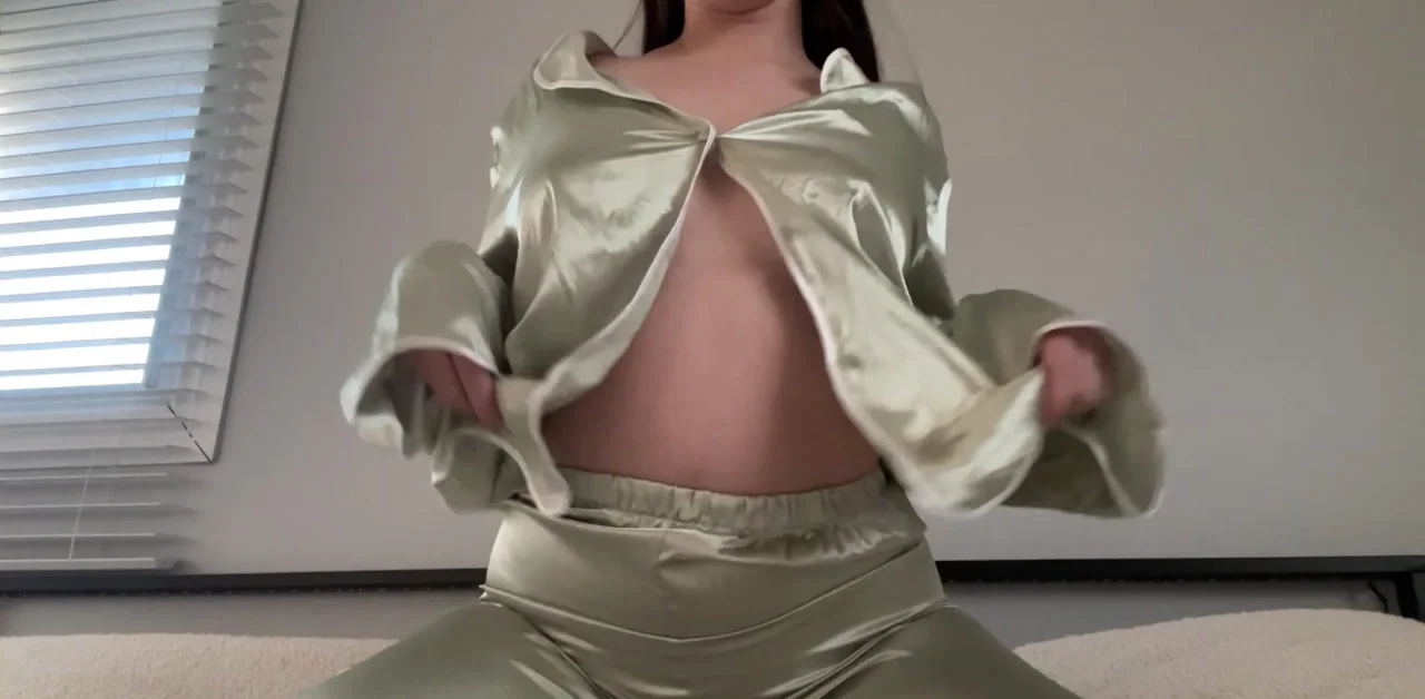 Download Kitsy Vixen - Before work, Scat, Farting ShitWorld.net