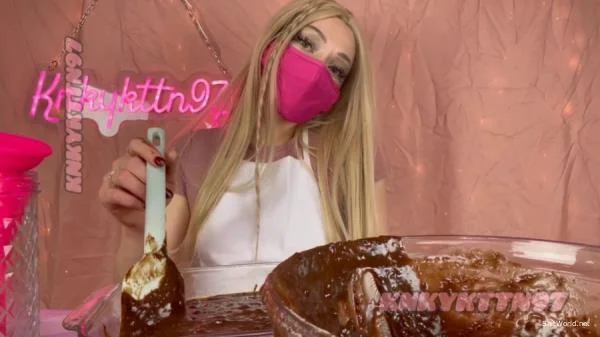 Kinky Bakery HD 720p / 506 MB