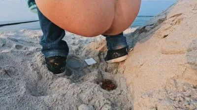 Beach Shitting HD 720p / 16.9 MB