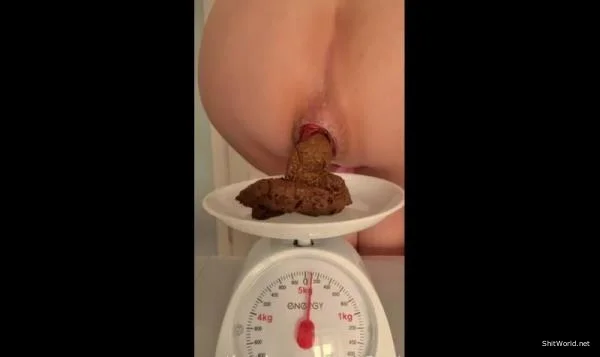 High speed shit eating HD 720p / 128.38 MB