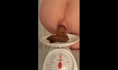 High speed shit eating HD 720p / 128.38 MB