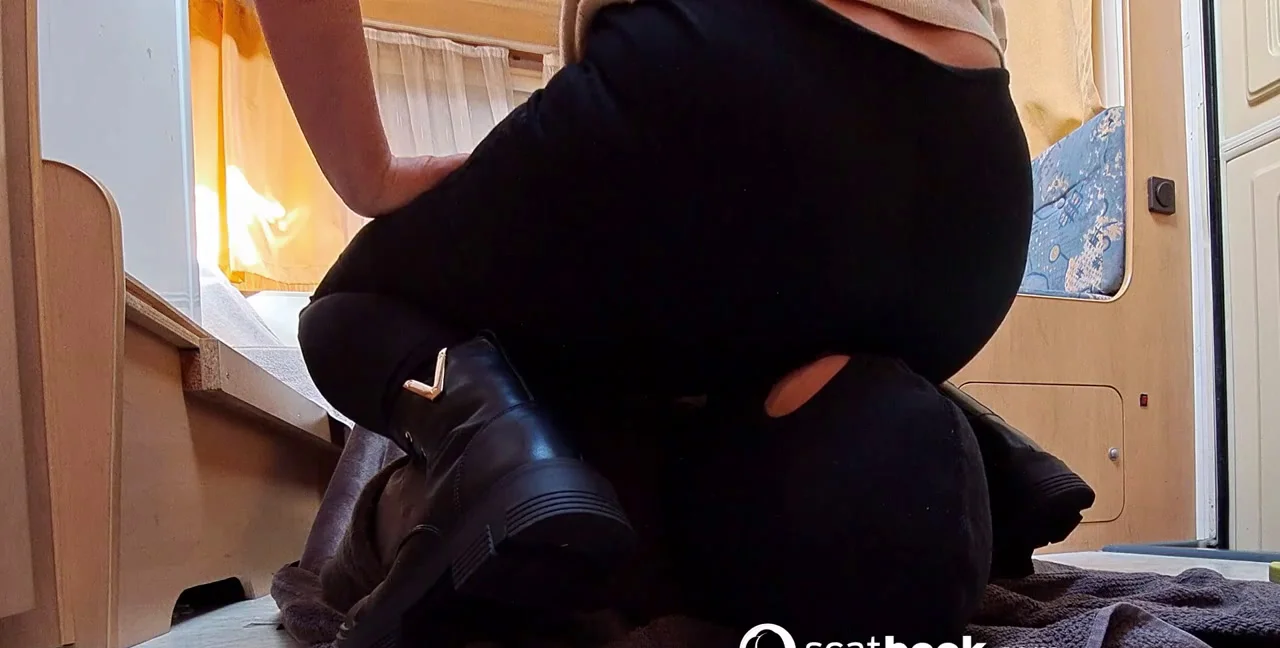 Download Mistress Luciana - Schon die Praline lutschen, Anal, Pissing ShitWorld.net