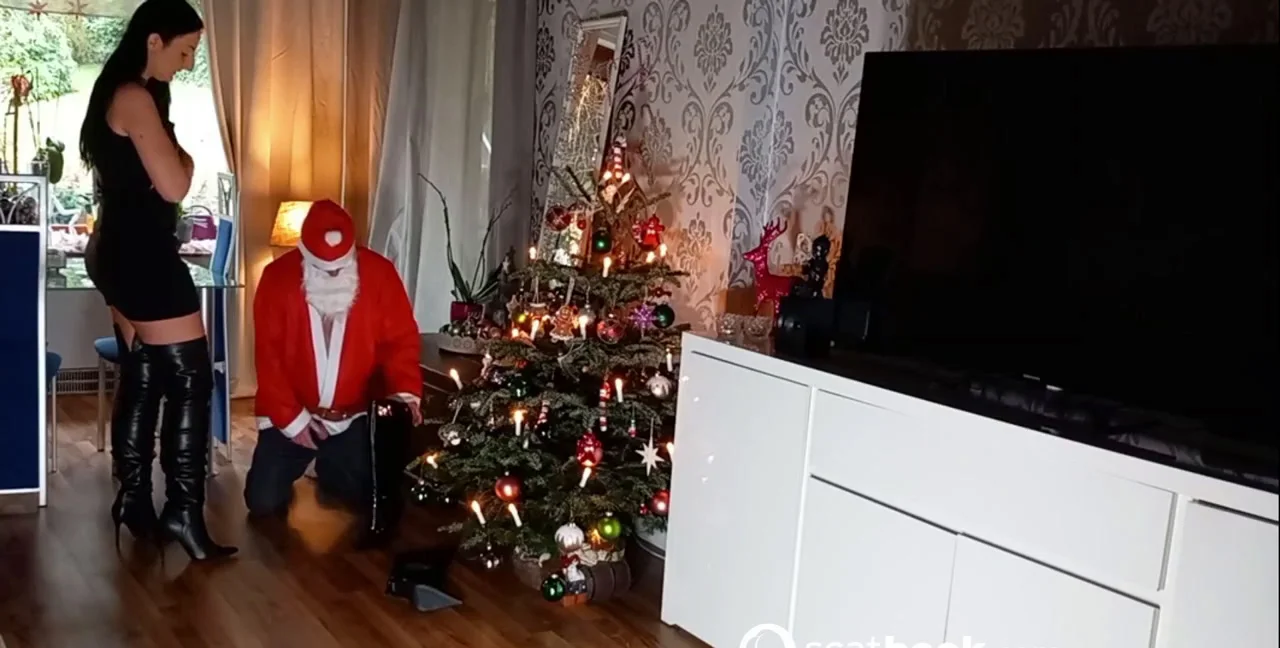 Download Mistress Luciana - Weihnachtsmann mit Scheiße abgefullt, Kaviar, Foodplay ShitWorld.net