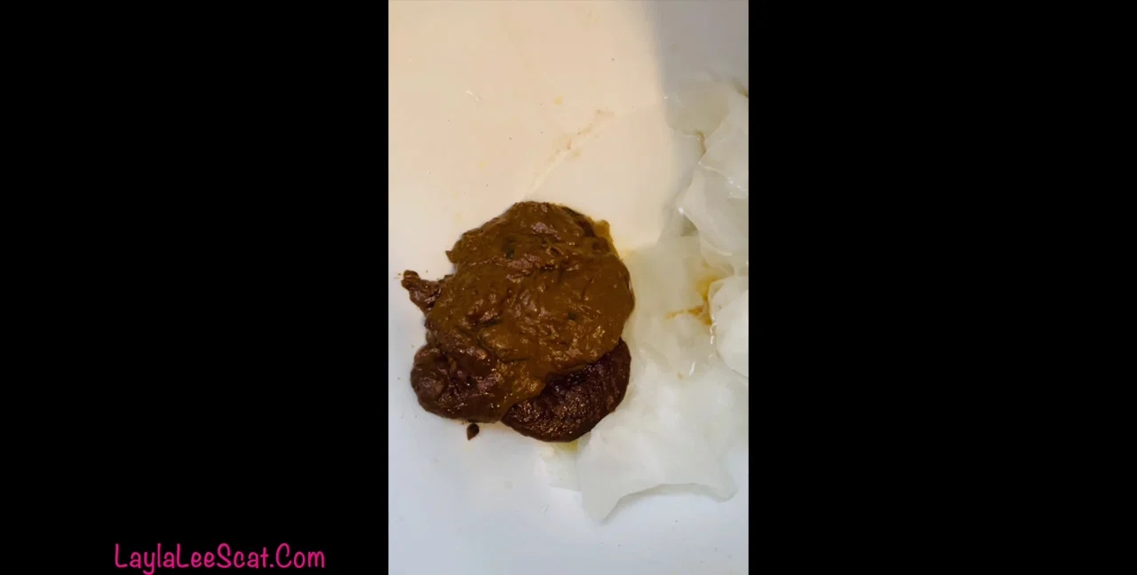 Download Layla Lee - Make-Up Touch Up, Defecation, Panty ShitWorld.net