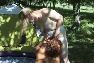 Camping Sauvage, Pissing, Spanking