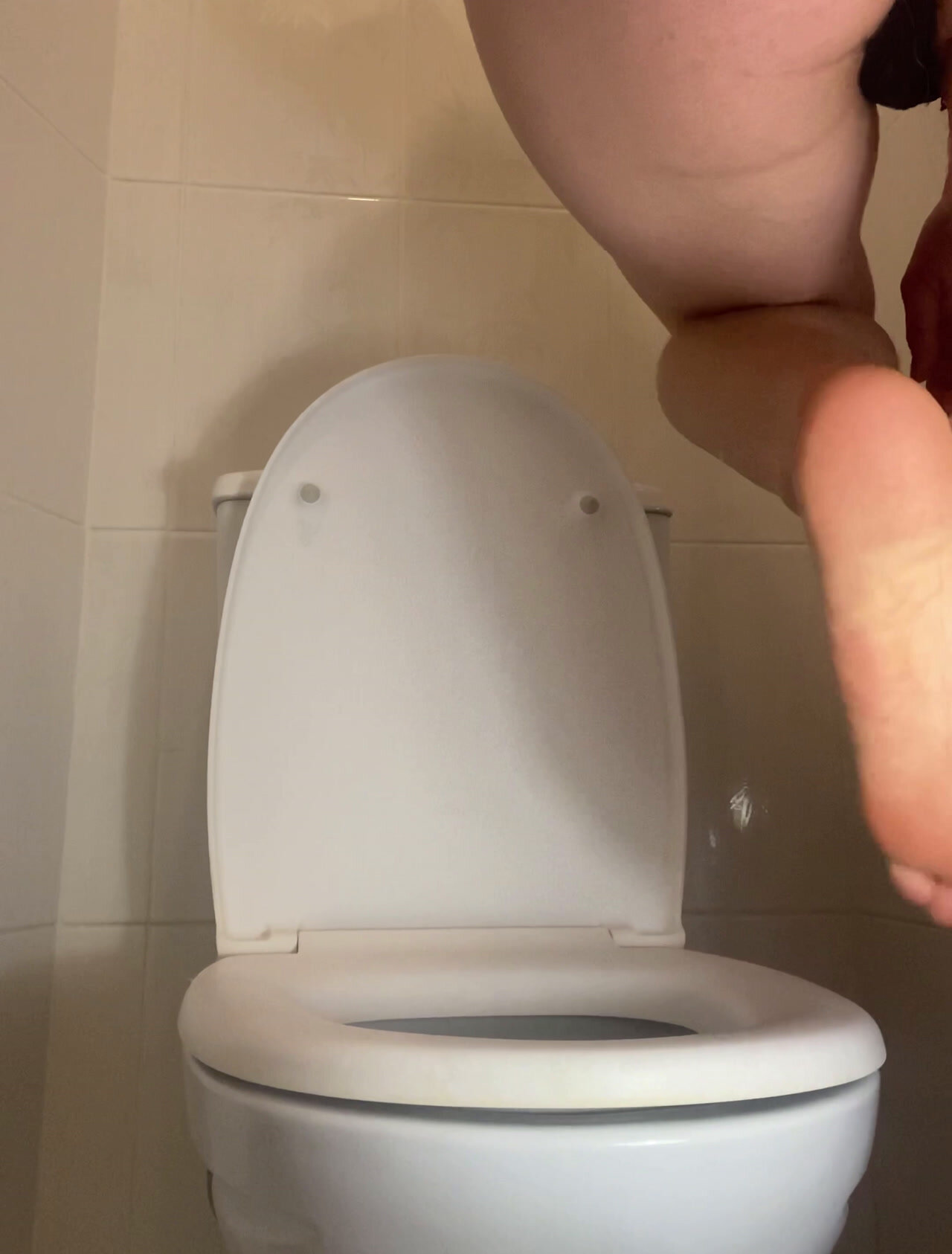 Download Markovna - Mladlena poops on tiptoe in the toilet, Pee, Kaviar Scat ShitWorld.net