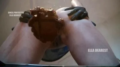 Poop Play HD 720p / 19.2 MB Download / Online