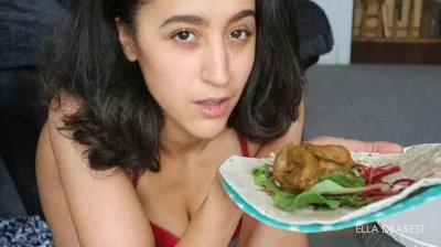 Snack For My Boyfriend HD 720p / 24.1 MB shitworld
