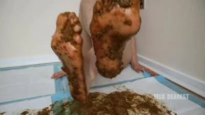 Barefoot Poop Trampling HD 720p / 42.3 MB shitworld