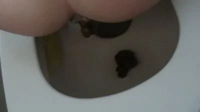 KV As Desired On The Toilet FullHD 1080p / 58.9 MB shitworld