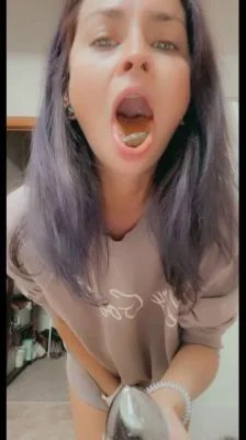 Watch Eating Off Of My Plug Twice UltraHD 2K / 141 MB Online