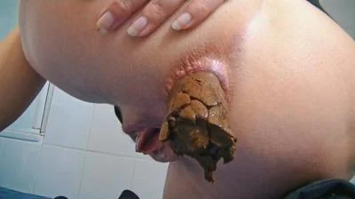 Watch Fingering The Huge One Out HD 720p / 30.5 MB Online