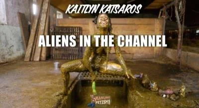 Watch Aliens In The Manure Channel FullHD 1080p / 1 GB Online