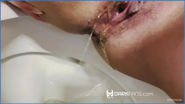 Intense scat moment from UAE (Didiyafei) HD 720p / 16.67 MB
