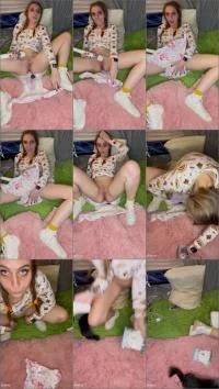 crapped n came in this thick diaper HD 720p / 126.69 MB