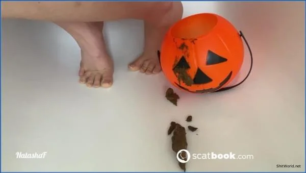 Watch Halloween poop HD 720p / 12.73 MB Online