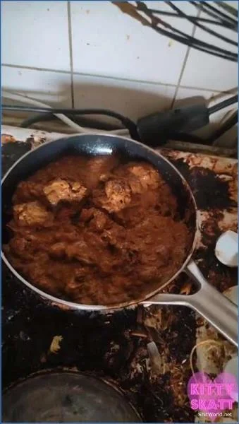 Watch 03 - Kitty Skatt – Hot Sizzling Poop Stew Fresh From the Source (Kitty Skatt) FullHD 1080p / 354.02 MB Online